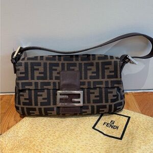 Pre-owned Fendi Dark Brown and Black Zucca Logo Baguette Bag